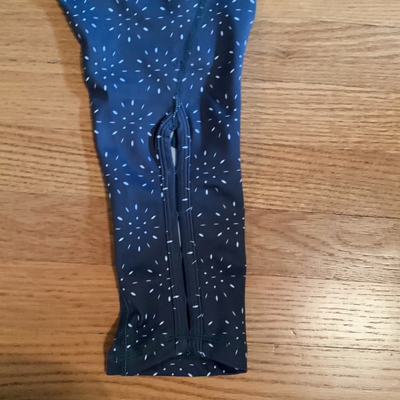 Senita Athletics capris - Picture 10 of 10